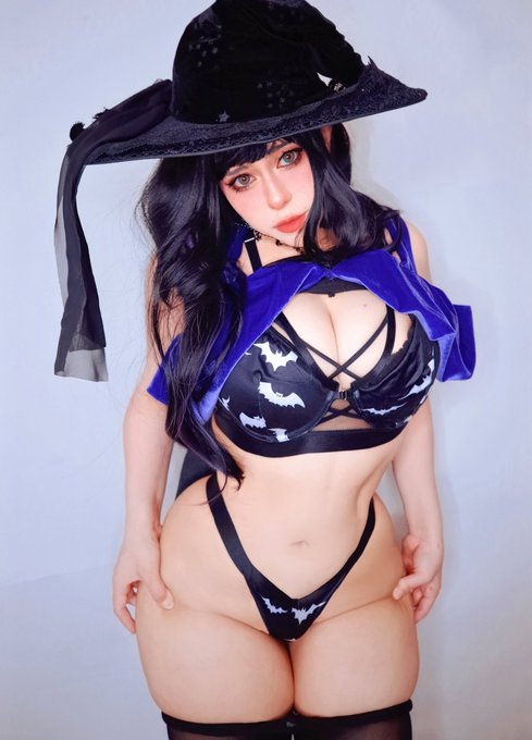 Mommy Witch and Sadako this month !!! Get it !!! 65% off🔥 ✨ https://t.co/PUvo079q1y https://t.co/p0u