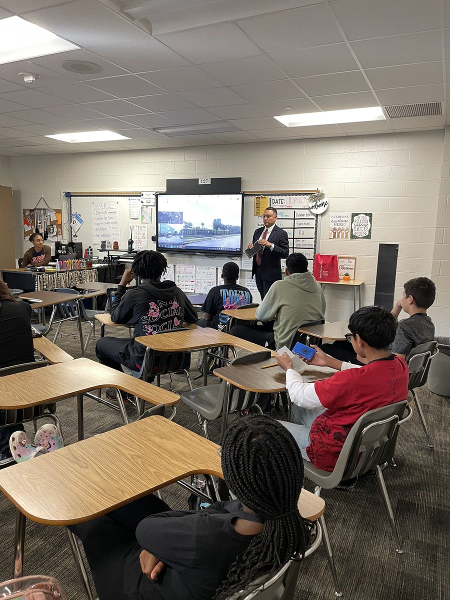 Amy Foster-Munoz tweet media