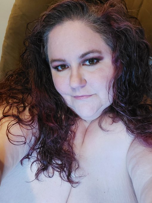 No glasses, no shirt. Wild hair don't care. https://t.co/slIhShEUFE<a href="/tag/bbw"class="tags"><span>#bbw</span></a><a href="/tag/bigboobs"class="tags"><span>#bigboobs</span></a>