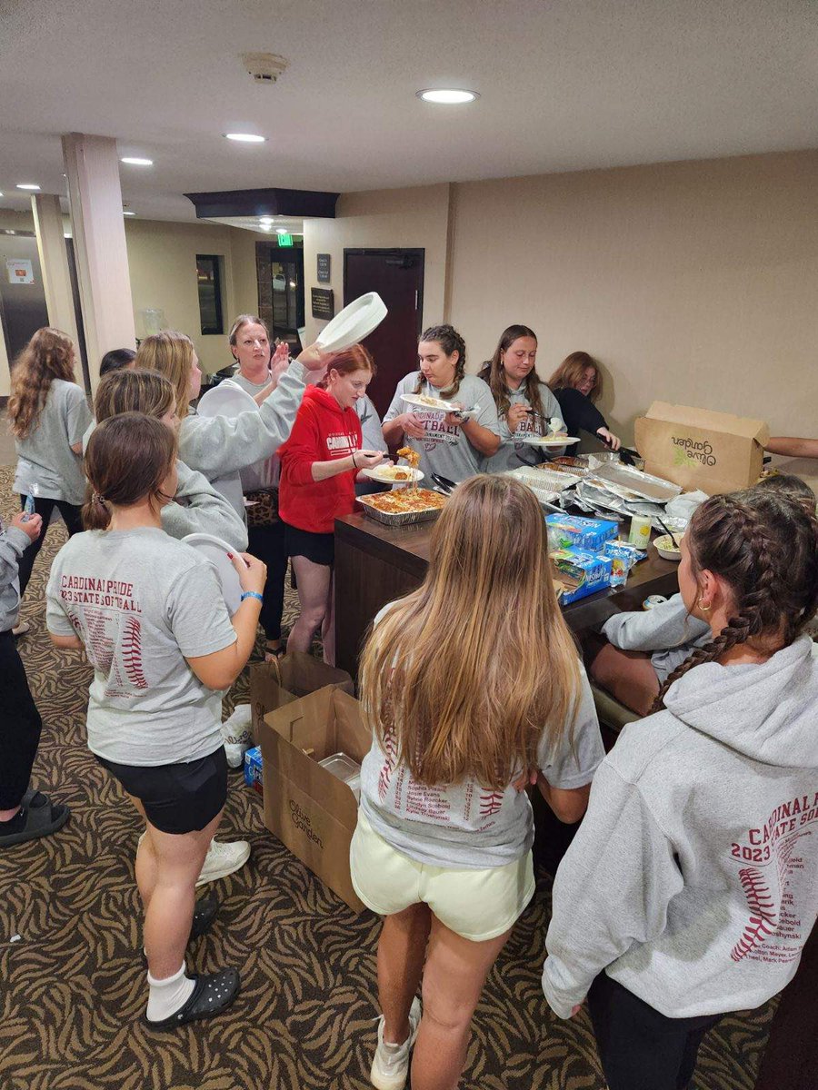 Shout out to <a href="/ClubRoncalli/">RCHS Booster Club</a> for sponsoring the State team dinner! The girls are well fed and ready to play🥎
Game 2 tomorrow at 11:30am Vs Beatrice.