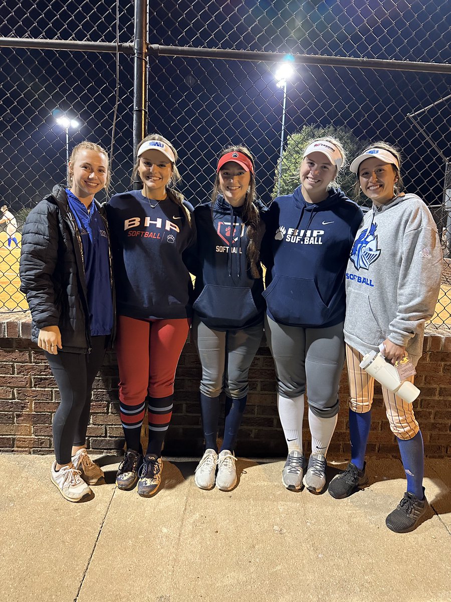 Great to see these #TeamSC girls again! <a href="/livvhall19/">Liv Hall</a> <a href="/emilybrown009/">emily brown</a> <a href="/kinskay06/">Kinsley Kay</a> Wishing them the best of success their senior seasons! Thanks for coming out to support <a href="/ChaleeRoper/">ChaleeRoper</a> and <a href="/mckenzielbabb/">McKenzie Babb</a>