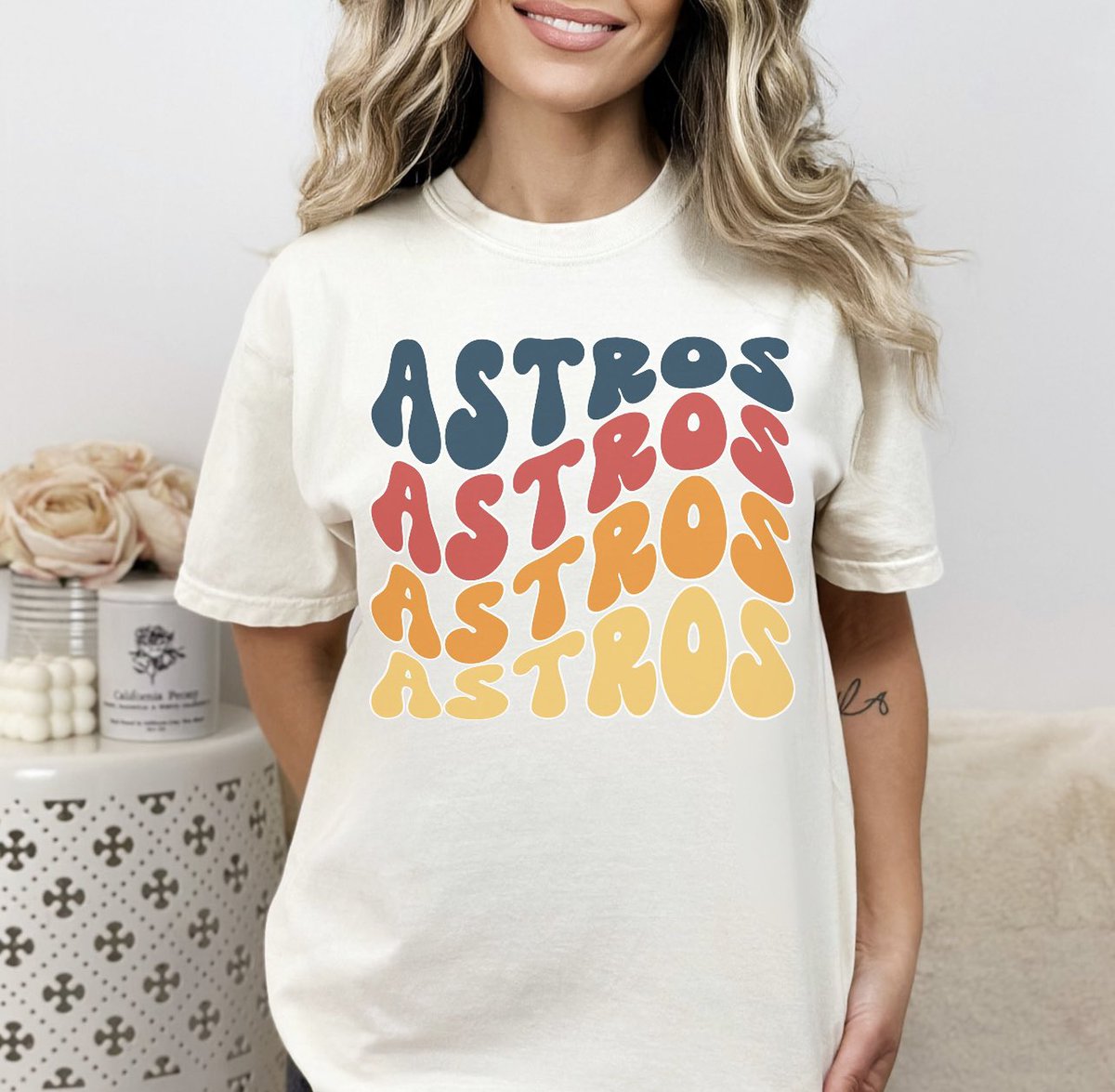 HoustonSportsA's tweet photo. 7TH straight ALCS! October runs through HTOWN. Get these tees now! #Ready2Reign #ALCS #MLBPostseason #MLBPlayoffs 

Shop here: https://t.co/TKpHrbP915 https://t.co/YfHBAsb3vS