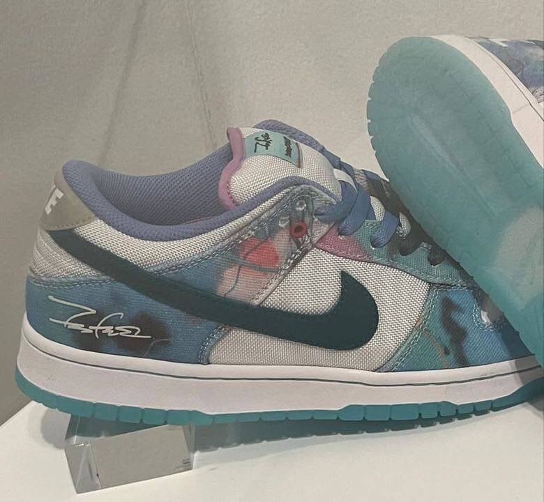 TheSiteSupply's tweet photo. First look at the Nike SB Dunk Low x Futura 👀 

📸 @masterchefian https://t.co/TDLXoAS3JX