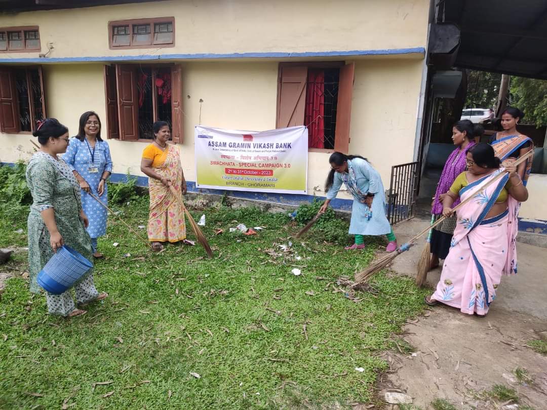 agvbank's tweet photo. Financial Literacy Camp &amp; Swachhata drive by Assam Gramin Vikash Bank under Special Campaign 3.0
@PMOIndia PMO India
@DFS_India Department Of Financial Services, GOI
#DARPG
#SpecialCampaign3
#SwachhataHiSeva
#SwachhataHiSeva https://t.co/NIgEhHdIl3