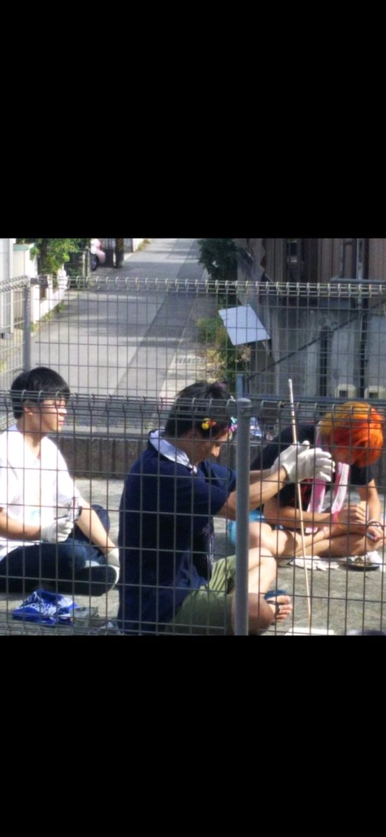 mxiaoliujin's tweet photo. 10周年おめでとう！🎉🎉🎉🎉🎉🎉🎉🎉🎉🎉
💗💛💙🧡💚🤎
おバカな事してる彼らだけど裏では真剣に頑張ってる所見てるから10周年がなかなか感慨深いです
これからどうなっていくのかな
変わらず面白い事するのかな
どんな君らもずっと応援しているよ
(母がこっそり撮った写真です 🤫 ﾅｲｼｮ) https://t.co/LhKlaD1X23