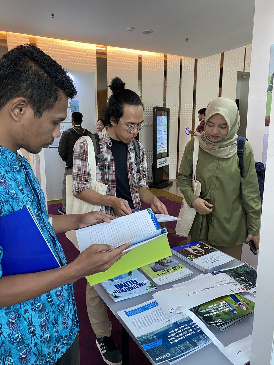 InfoPATTIRO's tweet photo. We are at Think Climate Indonesia Forum supported by @oakfnd @IDRCinAsia https://t.co/RlBChIvq6t