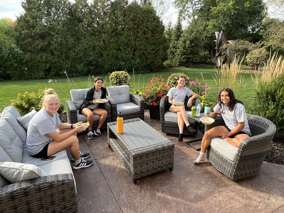 UWL_Soccer's tweet photo. Thank you so much to the Behnke family for hosting our pre-game meal on our last travel weekend! And thank you to the Lloyd family for hosting our post-game meal. Getting to share these experiences with the families of our program is truly amazing.
#UWLSoccer #FindItWithin https://t.co/uCxMEvvESE