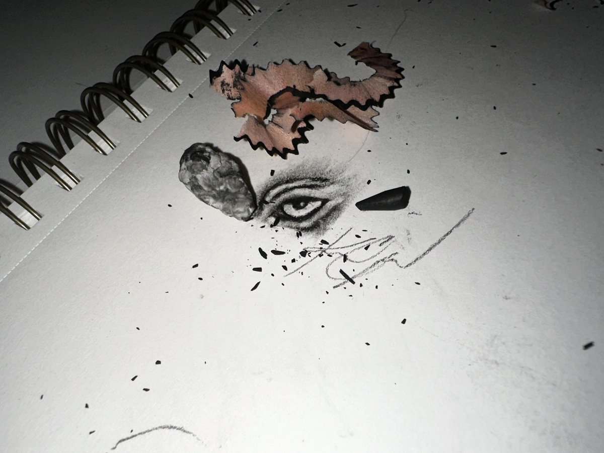 SheBrew31's tweet photo. I’m not gonna lie I just really out did myself with this one! Whatever the charcoal powder shavings is called that’s all I used. 💪🏾 https://t.co/ZSWXNbDoN3