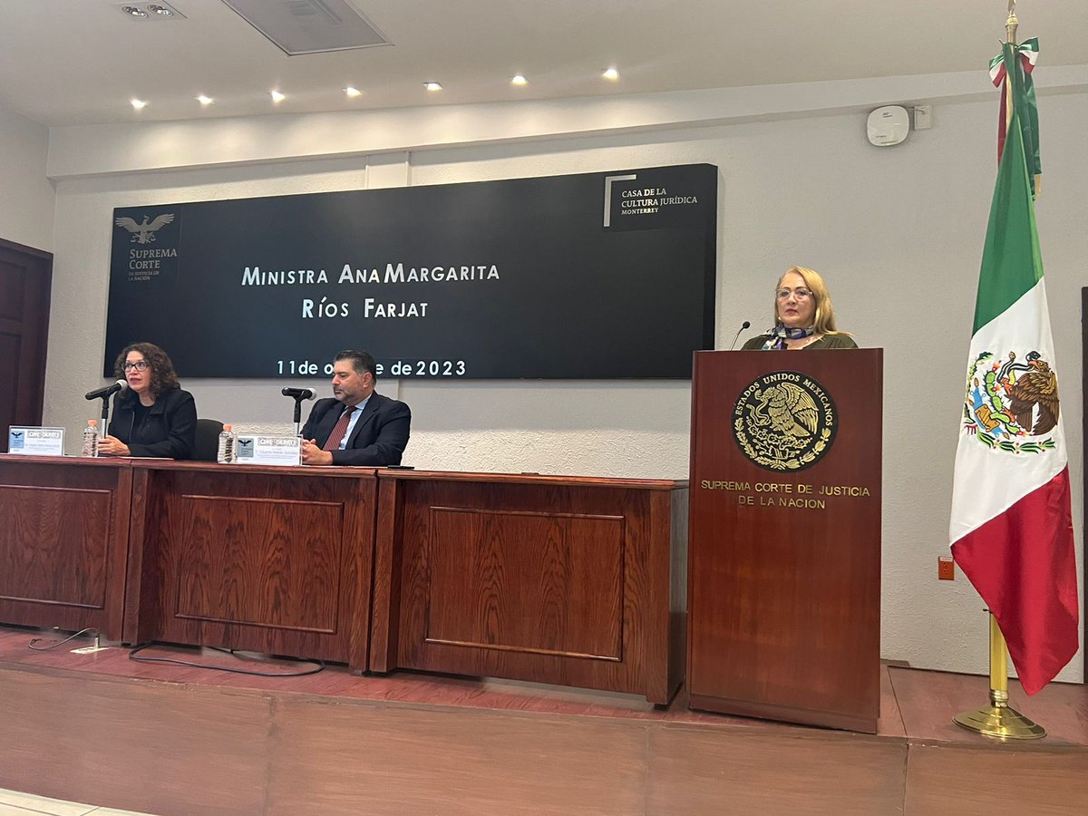 UAdeCDefensoria's tweet photo. Esta tarde se llevó a cabo el Cine-Debate, con la proyección de la película “Los Caifanes" en el marco de la Cátedra de Derechos Humanos Ministra Ana Margarita Ríos Farjat, contamos con la participación del Dr. Eduardo Roman González
#DefensoríaUAdeC #ZonaDDHH https://t.co/IgyCbbKN8T