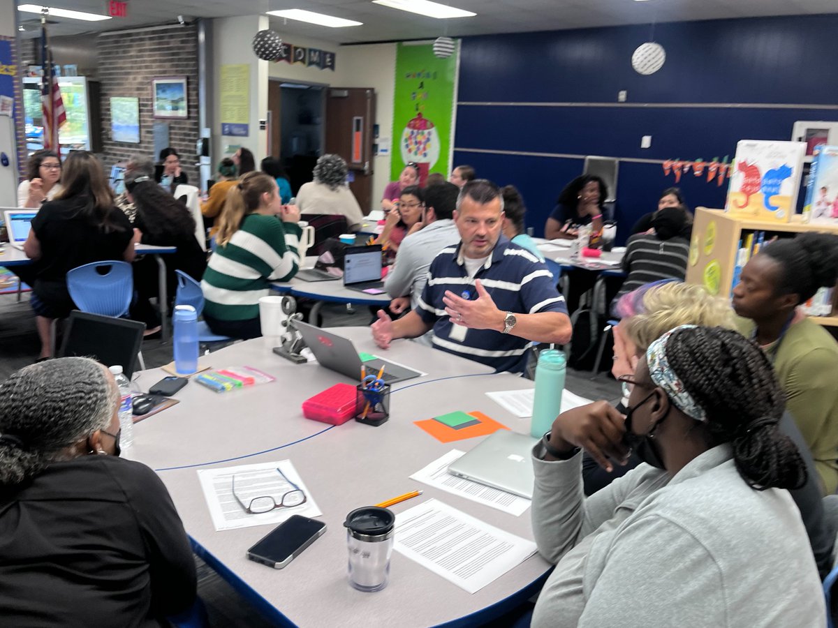 silvercityKCK's tweet photo. It's important for teams to be on the same page. Whatever time it takes to make this happen, we will take that time. #necessarywork #AnchoredEnExcelencia⚓️#focused https://t.co/UAPQiZqgU8