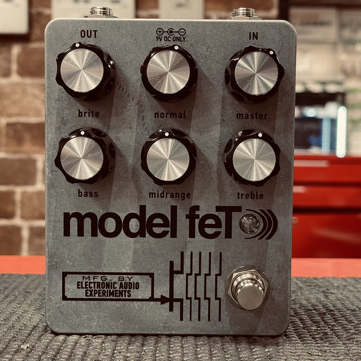 shima_ohmiya's tweet photo. こんにちは、大宮店です。
Electronic Audio Experiments/model feT
入荷しました!マスロック好きかたに推しペダルです!
#島村楽器大宮店 #エフェクター #ElectronicAudioExperiments https://t.co/FYnJrx2mQI