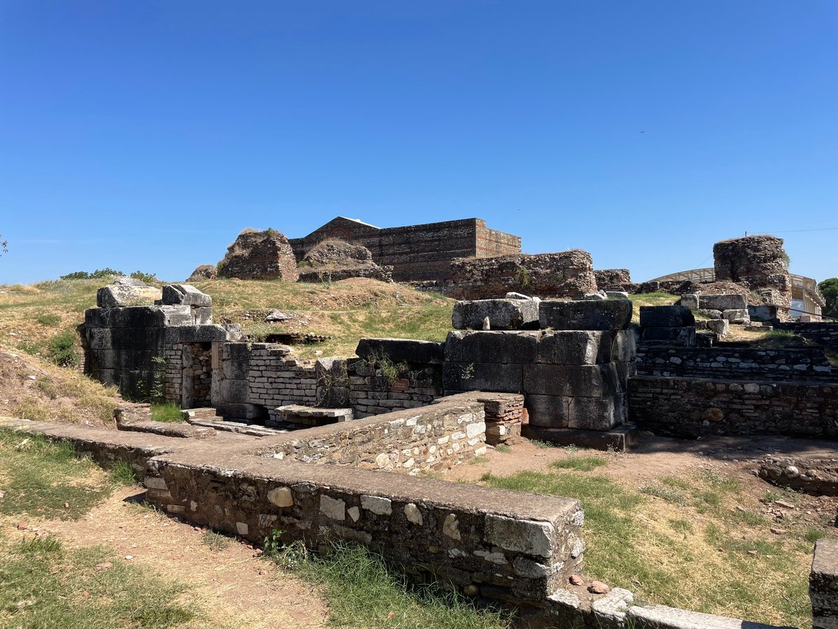 The ruins of Sardis (modern Sart, Turkey). Once the capital of the Lydian Empire, then a provincial capital of the Persian Empire, Sardis remained an important administrative center under the Seleucid dynasty. A 🧵 with photographs taken by me in 9/2023