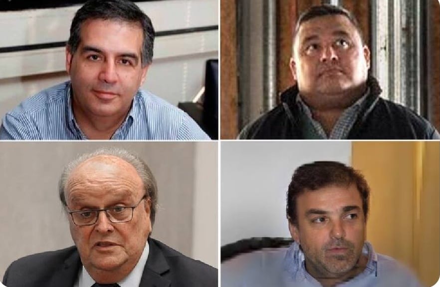 pablocasx1's tweet photo. El documento explosivo de EE.UU. que apunta a dinero negro de funcionarios argentinos

El abogado de dos fondos que no aceptaron un canje de Kicillof reveló información muy delicada sobre dirigentes vinculados a Massa, Berni, Kicillof y Sujarchuk

Carlos Pagni
Carlos Montaña, Diego Benítez, José Ignacio de Mendiguren y Matías García

Sergio Massa amenazó anteayer con meter presos a los que realicen operaciones que debiliten todavía más las penosas reservas del Banco Central. No supuso que ese mismo día, en Manhattan, alguien tendría una idea parecida. Sólo que, en este caso, las rejas servirían para penalizar a funcionarios del gobierno nacional y provincial que hayan realizado operaciones que, además de debilitar las reservas, traficarían dinero mal habido.

El abogado Dennis Hranitzky, del prestigioso estudio Quinn Emanuel Urquhart & Sullivan, se presentó ante la jueza del Segundo Distrito de Nueva York, Mary Kay Vyskocil, para solicitar que conmine al Bank of New York Mellon, a su subsidiaria Pershing, y a American Express, a proveer información sobre movimientos financieros significativos de entidades oficiales y servidores públicos de la Argentina y, en particular, de la provincia de Buenos Aires. Hranitzky representa a dos entidades, Glacial Capital, LLC y TRSE Holdings, LLC, que el 29 de marzo pasado ganaron un juicio contra el Estado bonaerense por US$35,092,958.41. Son bonistas que no habían aceptado el canje ofrecido por Axel Kicillof y su ministro de Economía, Pablo López.

A Massa se le cruzan, a pocos días de las elecciones, dos cables de alta tensión que se mantenían separados: el desbarajuste financiero y la obscenidad de la corrupción que contamina su distrito, la provincia de Buenos Aires. A prepararse para el chisporroteo.
La presentación de Hranitzky es explosiva porque, al detallar los antecedentes de su reclamo, revela información muy delicada sobre el comportamiento de algunos funcionarios. El abogado describe los resultados de un discovery, es decir, de un procedimiento previsto por las leyes de los Estados Unidos por el cual un imputado está obligado a publicar toda la información relacionada con una demanda. Al hacerlo, consigna que otras ocho entidades financieras ya proporcionaron novedades. Y que sólo falta que lo hagan Bank of New York Mellon, Pershing y American Express

Hranitzky afirmó ante el tribunal de Manhattan que Bank of New York Mellon, Pershing y American Express estarían obligados a proporcionar los registros de transacciones electrónicas realizadas a través de la Society for Worldwide Interbank Financial Telecommunication (Swift), una red de cooperación financiera radicada en Bélgica.

Los otros ocho bancos que cumplieron con el discovery denunciaron, según Hranitzky, que Carlos Montaña, director de la Unidad Ministro del Ministerio de Seguridad de la provincia, y Diego Benítez, subsecretario de Obras Públicas bonaerense, “parecen haber movido cientos de miles de dólares, dentro y fuera de la Argentina, en los últimos dos años”. Montaña depende del ministro Sergio Berni. Benítez, del ministro Leonardo Nardini. Otro funcionario de Kicillof puesto bajo la lupa de este escrito es Matías García, director del servicio de agua y alcantarillado de Aguas Bonaerenses SA, quién “aparentemente transfirió enormes sumas de dinero a una cuenta bancaria suiza”.

El escrito nombra también a la abogada Ana María Bazán, quien se desempeñaría en la Asesoría General de Gobierno de Kicillof. Bazán figura, según Hranitzky, en los Papeles de Pandora, documentos filtrados en octubre de 2021 a través del Consorcio Internacional de Periodistas de Investigación.

El abogado de Quinn Emanuel Urquhart & Sullivan observa una paradoja: que Sergio Massa, ministro de Economía y candidato presidencial, haya impuesto controles de capital y que, al mismo tiempo, el secretario de Industria y Desarrollo Productivo, José Ignacio de Mendiguren, haya utilizado “un intermediario para transferir casi un millón de dólares al extranjero”. Un futuro discovery revelará más, promete.

La presentación de Hranitzky no se limita a agentes del Estado. Menciona también a “corporaciones con conexiones políticas”. Habla de que Corporación América, “un operador aeroportuario multimillonario dirigido por Martín Eurnekian, ha movido varios millones de dólares de cuentas bancarias suizas a Argentina”. Para retratar a Eurnekian, recuerda que “estuvo implicado en los infames Cuadernos, que expusieron una red masiva de sobornos controlada por Cristina Fernández de Kirchner, actual vicepresidenta y presidenta de Argentina de 2007 a 2015″.

Para demostrar ante el tribunal el uso indebido de fondos que podría documentarse si Bank of Americas Mellon, Pershing y American Express liberaran sus archivos, el abogado informa a la jueza Vyskocil que Martín Insaurralde, quien acaba de renunciar como jefe de Gabinete de la provincia, puede estar vinculado a un escándalo de corrupción. “Fue fotografiado disfrutando de lujos que legítimamente no podía permitirse”, acusa Hranitzky, y menciona que habría pagado 20 millones de dólares en un acuerdo de divorcio. El escrito recoge la versión de que esa suma se habría movido a través de la firma uruguaya Pro Capital, del financista Miguel Sulichin, que dirige también Advise Wealth Management. Coincide con la denuncia hecha el lunes pasado por la candidata a senadora de Juntos por el Cambio, María Eugenia Talerico.

Sergio Massa e Ignacio de Mendiguren
Marcelo Manera

La exposición de Hranitzky ante el tribunal neoyorkino pone en el foco a Allaria, descripta como “una firma de corretaje bien conectada”. Para el abogado, la propia Allaria habría realizado operaciones sospechosas, sobre todo “por la utilización de información privilegiada en la recompra de bonos soberanos por parte de la Anses”. Ernesto Allaria, el titular de la firma, aparece en esta descripción como alguien con un ascenso patrimonial infrecuente debido a ser “cercano a la familia Kirchner”.

La sagacidad de Hranitsky como litigante está fuera de duda. En 2012 consiguió, en nombre de un grupo de holdouts que demandaron a la Argentina, el embargo de la Fragata Libertad en el puerto de Ghana; y en 2020 fue el líder de los bonistas que negociaron, con gran éxito, la reestructuración de títulos propuesta por Martín Guzmán. El abogado evocó esos antecedentes este miércoles, cuando explicó a LA NACION: “Cuando descubrimos el papel de Mossack Fonseca en la Ruta del dinero Kirchner aprendimos que el discovery estadounidense es una herramienta muy poderosa para descubrir el robo de fondos estatales por parte de funcionarios públicos. Todos vimos lo que sucedió en 2013 cuando surgió esa historia, y estamos ansiosos por ver qué más emerge a medida que tiramos de este nuevo hilo”.

Ana María Bazán, asesora letrada del gobierno de Kicillof

Ese conocimiento del país se advierte con claridad en su presentación ante Vyscocil: pega donde duele. Menciona a Massa como jefe directo de Mendiguren, pone en la vidriera judicial a funcionarios bonaerenses como Montaña, mano derecha de Berni, que ya protagonizó algunos escándalos, por ejemplo, cuando se desempeñaba en el Ministerio de Desarrollo Social de la Nación y debió presentar su renuncia ante Daniel Arroyo. Montaña fue uno de los vicepresidentes de Independiente bajo el reinado de los Moyano. Benítez, en cambio, pertenece a la cofradía de intendentes que, encabezados por Insaurralde, intervinieron la administración Kicillof. Depende de Nardini, el entrañable “celular”. Pero había estado a cargo del área de infraestructura de Escobar, secundando a Ariel Sujarchuk. En otras palabras: Hranitsky impacta con sus explicaciones en un esquema de poder que tomó las palancas más rentables, por decirlo de algún modo, del gobierno bonaerense, en una operación organizada por Máximo Kirchner para cercar a Kicillof.
Hranitsky tampoco ha de ignorar que cuando menciona a Corporación América está refriéndose a la compañía más cercana al candidato más competitivo de la carrera electoral en curso: Javier MIlei.

El gobernador de Buenos Aires está ante dos problemas principales. Uno muy inmediato y evidente es el riesgo electoral que significa esta catarata de novedades sobre la desagradable calidad moral de su administración. El otro es el desafío de dar una respuesta de gobierno. Es una reacción que viene demorando desde que la indiscreta Sofía Clerici dio a conocer en su cuenta de Instagram los obstinados berretines de Insaurralde. Kicillof atinó a disolver la Jefatura de Gabinete, pero no tocó áreas bajo el control político directo de su colaborador más inmediato. Entre ellas está nada menos que el Tribunal de Cuentas, donde Insaurralde ejerce una influencia decisiva a través de Juan Pablo Peredo, quien fuera su vínculo más directo con el negocio del juego. Peredo era funcionario de Codere, la más importante operadora de bingos de la provincia.

El Instituto del Juego es otro de los reinos de Insaurralde. Lo dirige Omar Galdurralde. Es un área política muy significativa porque allí Insaurralde convive con el candidato a presidente Massa. La segunda de Galdurralde es María Laura García, dirigente del Frente Renovador de General Conesa. El vínculo de Massa e Insaurralde es antiguo y, a pesar de los vaivenes que presentan las lealtades de estos dirigentes, muy estrecho. En 2015, Insaurralde estuvo a punto de volcarse a favor de la candidatura presidencial de Massa.

La jueza Mary Kay Vyskocil, de Nueva York, que lleva el juicio en el que está involucrado el gobierno de la provincia de Buenos Aires
Photo: Diego M. Radzinschi/ALM
La relación de la dirigencia bonaerense con el negocio de las apuestas diseña un mapa de complicidades muy extenso. Así queda unido Insaurralde con Federico Achával, el intendente de Pilar. Es el hijo del Federico de Achával que, en sociedad con Cristóbal López, explota desde hace años el opulento casino que funciona en el Hipódromo de Palermo. Achával consiguió que su hijo se integrara a la política provincial gracias a su vínculo con el entonces intendente de Pilar Humberto Zúccaro, figura relevante del turf que recibía un tratamiento privilegiado del concesionario del hipódromo. Los Achával son, como se ve, expertos en carreras.

Sin embargo, el rentable negocio del socio de Cristóbal López está expuesto a algunos accidentes. Los grandes protagonistas del turf se han levantado en su contra, para exigirle que vuelque en la actividad una parte más significativa de sus ganancias en Palermo. Achával cumple con lo mínimo: 5% de lo recaudado en las tragamonedas. Pero se reserva para sí un caudal incalculable de fondos procedentes de las mil actividades que montó en el predio que el Estado le concesiona. Por supuesto, el gobierno de Alberto Fernández no reclama una moneda. Los kirchneristas todavía no descubrieron la soberanía turfística. Es una discusión crucial, porque dentro de dos años vence la concesión de esa mina de oro, que Néstor Kirchner extendió con un decreto de necesidad y urgencia días antes de abandonar el poder, en diciembre de 2007. Esa norma llevaba la firma de Fernández, que era su jefe de Gabinete.

Sería un error imaginar que la fortuna que ha exhibido Insaurralde en sus últimos movimientos se deba con exclusividad a su vínculo con el juego. Aun cuando por esa relación deba dar explicaciones. Por ejemplo, por la publicidad de las empresas del binguero Daniel Mautone, socio de Daniel Angelici, en los programas televisivos de Jésica Cirio, cuando era la esposa del jefe de Gabinete de Kicillof. Mautone explica que no fueron dádivas. Mucho menos sobornos. Que esos avisos de Casino Victoria, emitidos por Telefé en los programas La Peña del Morfi y Mujeres de la Selección, nunca se pagaron. Y que no eran destinados a la cónyuge de un funcionarios sino a alguien que es referente del bienestar físico. Aunque ambas fueran la misma persona. Temas para que desentrañe algún fiscal inquieto.

La red de vinculaciones de Insaurralde con empresarios del conurbano bonaerense es inabarcable. Una de sus líneas lleva hacia los hermanos Russo, Eber y Nahuel. Dos constructores a los que Insaurralde conoció gracias a Cirio, quien los presentó como amigos de una prima. En 2017 los Russo fueron investigados por una gigantesca operación de lavado de dinero efectuada a través de facturas apócrifas. En aquel momento el fraude sumó 4000 millones de pesos. A Eber Russo, que fue el principal protagonista de ese escándalo, se le encontraron 77 propiedades, 240 autos de alta gama, ocho barcos y 35 camiones. En uno de los allanamientos, realizados por la policía bonaerense en un gran depósito de Lanús, apareció un auto puesto a nombre de Cirio. Una versión muy insistente indica que el galpón pertenecía al municipio a cuyo frente está Néstor Grindetti. ¿La maquinaria de lavado de los Russo estaba puesta al servicio de la política? Otra pregunta para ese fiscal imaginario.
La trama de intereses relacionados con el opulento Insaurralde lleva también a empresas de servicios eléctricos. Se menciona, en la primera fila, a Servilum.

 Es una compañía que realiza el mantenimiento del alumbrado público de Lomas de Zamora y Almirante Brown. En el municipio de Lomas todas las versiones apuntan que pertenece a un hijo de Insaurralde, aunque no está puesta a nombre de él. Uno de los proveedores de Servilum es la empresa Jeluz, de materiales eléctricos. Otro avisador inesperado de los programas de Jésica Cirio. Su dueño, Gustavo Lema, es una estrella del automovilismo. Lo recuerdan los vecinos de Lomas de Zamora, porque cuando Cristina Kirchner concurrió a inaugurar las obras de entubamiento del arroyo Unamuno, en abril de 2010, las relucientes máquinas de Lema hicieron un desfile sobre el cemento todavía fresco. Aplaudían José López y José Luis Lingeri, dos “fierreros”. Postales deprimentes de una economía regional.
Carlos Pagni