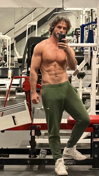 gym hoppin https://t.co/EB1DTtHkB6