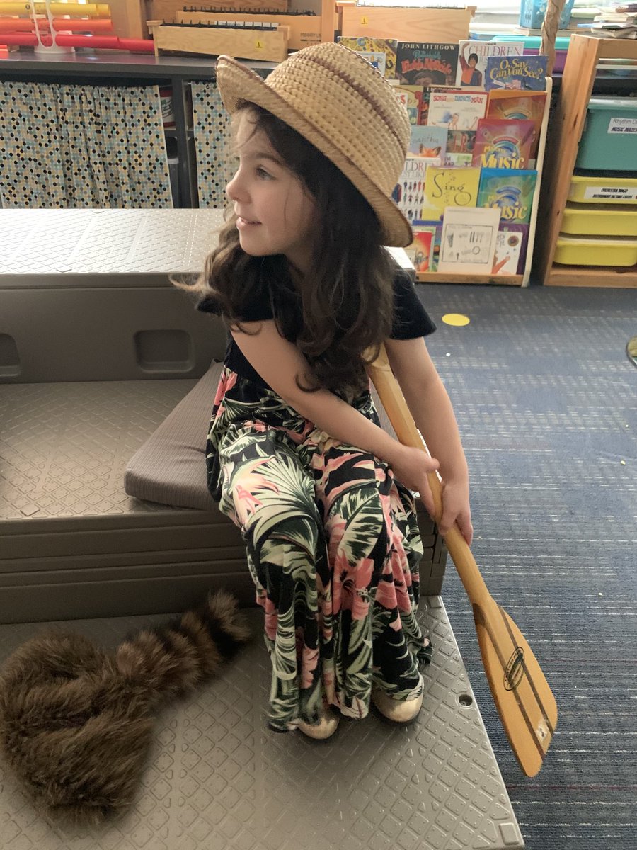 MusicWithMissL's tweet image. Row, row, row your boat gently down the stream.... Explorers’ week is fun! 🛶🚣‍♀️🗺 #explorersweek #rds #MusicWithMissL2023