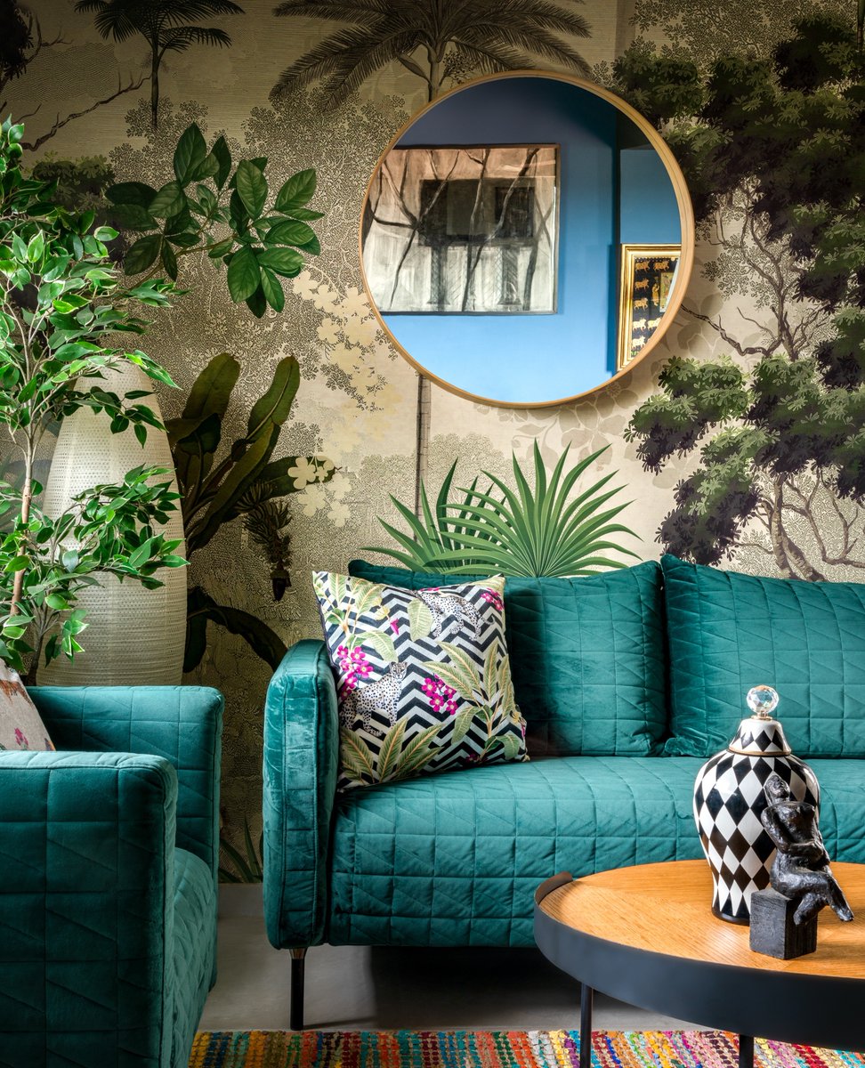 elledecorindia's tweet photo. Read: https://t.co/bdT5jIF1PL
#EDHomes Escape to Krsnaa Mehta’s bold and brazen haven in Alibaug that runs riot with colour and charisma
#elledecorindia #elledecor #krsnaamehta #alibaug #maharashtra #maximalism #homes #penthouse #holidayhome #vrindvan https://t.co/7rzTb0E3m7