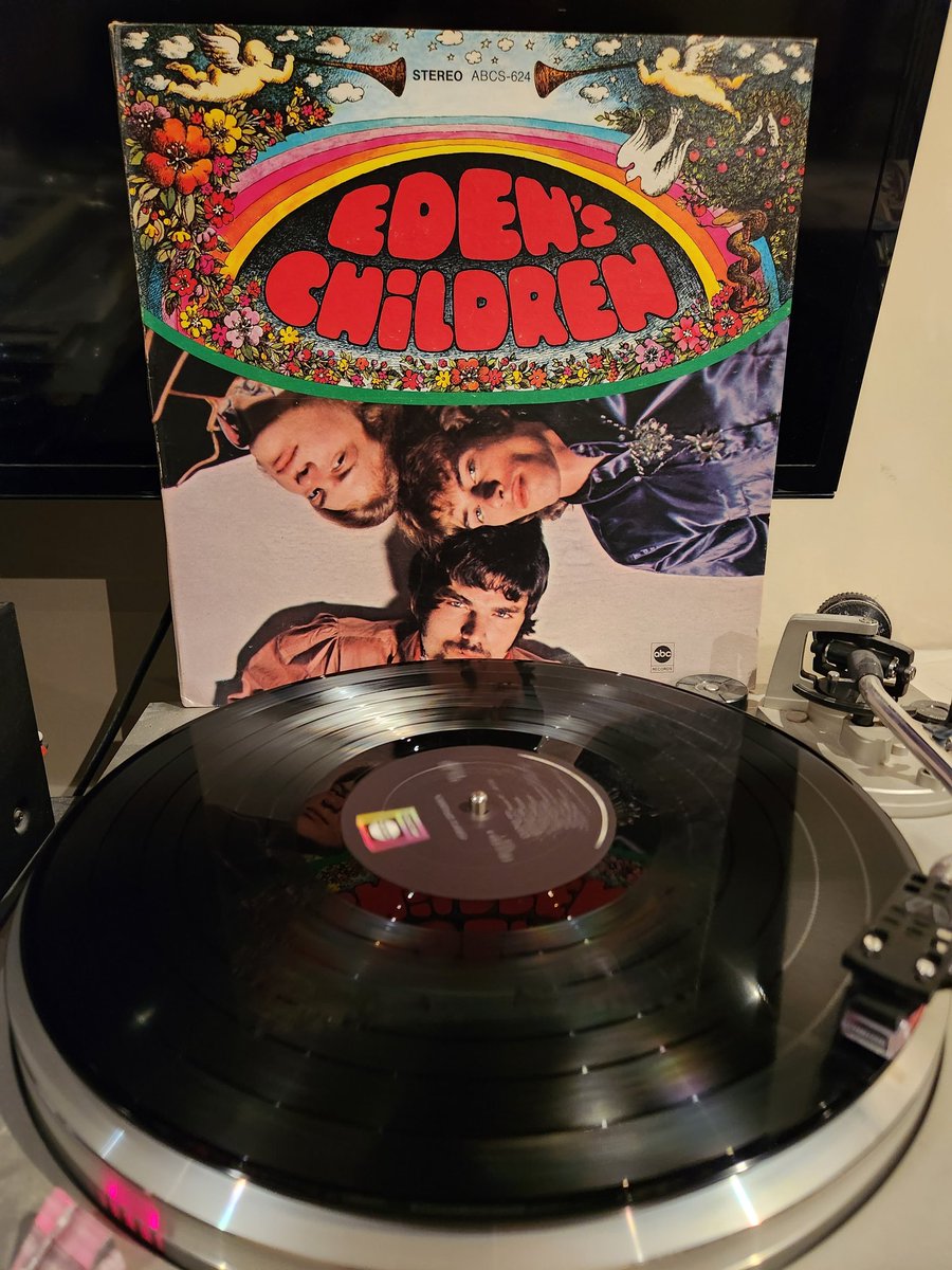 SpinVinyl1's tweet photo. Eden's Children were part of the bosstown sound out of Boston on ABC Records. They released 2 albums in 1968. Pretty good pop psych with a slice of jazz and fuzzy geetar.
#EdensChildren #KnockedOut #SureLooksReal #vinylrecords https://t.co/ya7U4koQv4