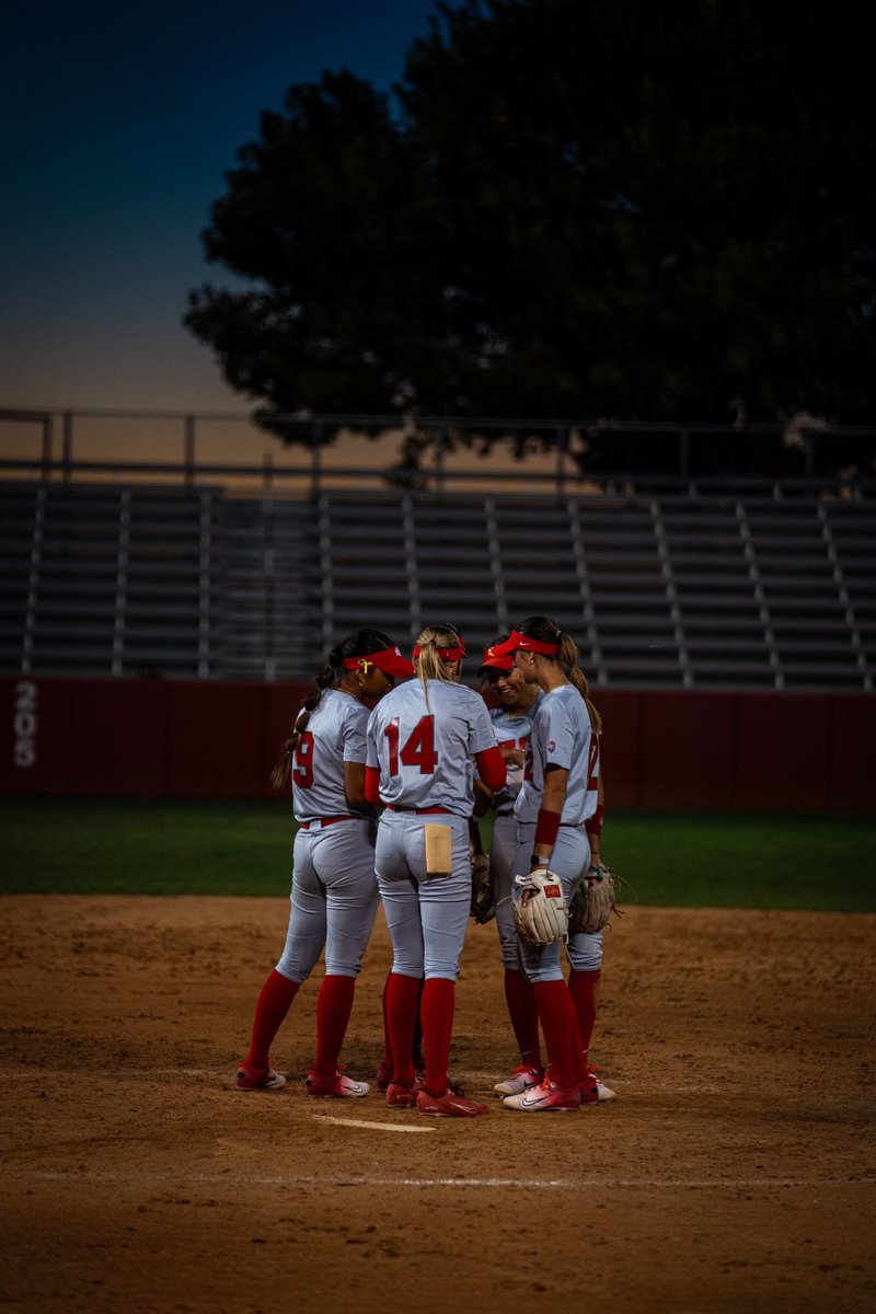UNM Softball tweet media