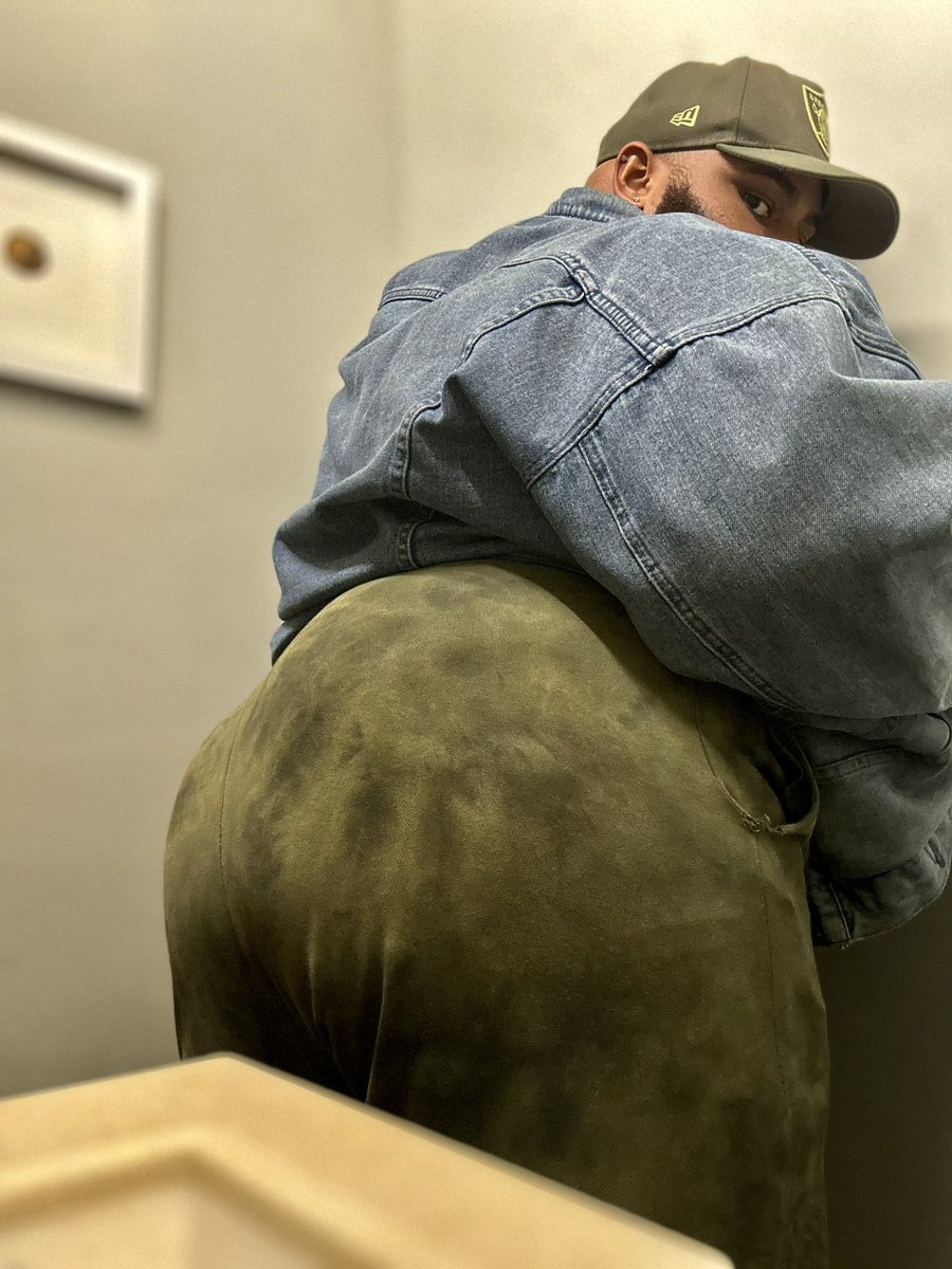 202Bully_'s tweet photo. I can’t decide (ON OR OFF?) 🥴 #DMVfreaks #dcfreaks #pgfreaks https://t.co/cSa699SdgZ