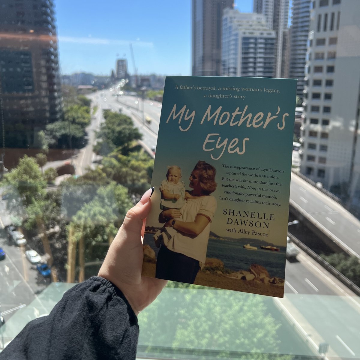 The disappearance of Lyn Dawson captured the world's attention. But she was far more than just the teacher's wife. Now, in this brave, emotionally powerful memoir, Lyn's daughter, Shanelle Dawson, reclaims their story. #MyMothersEyes it out now: bit.ly/MyMothersEyes_…