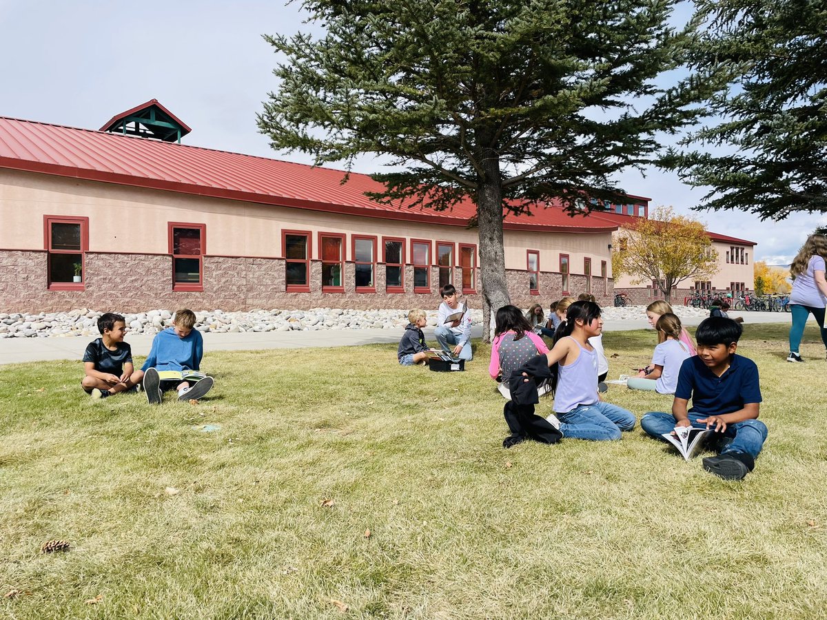 Book buddy day! Gotta enjoy this fall weather before it turns chilly! 🍁 #gwsd