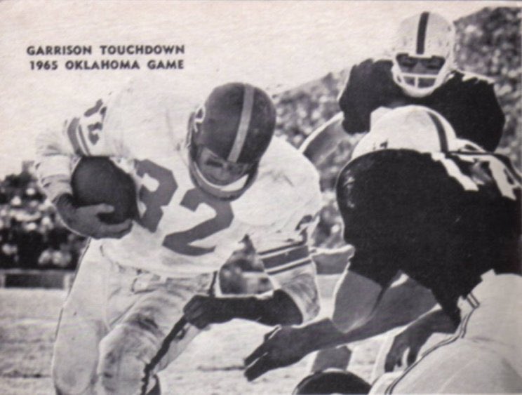 casdas29's tweet photo. I’m so sad to hear of the passing of Walt Garrison today. I was a little too young to witness his play at #okstate, but he was a a hero of mine on the @dallascowboys. As tough a runner as I’ve ever seen. Condolences to his family. #GoPokes https://t.co/GKyrDXM4DK