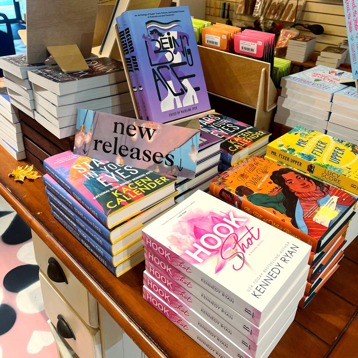 TheRippedBodice's tweet image. Making room for a slew of #NewReleases this week! 📚️

🤩#Kacen Callender
🏀@KennedyRWrites
🧡@CrystalWrote
🏠️#LucyScore
💜@MDyerAuthor
🖤@KateGoldenBooks
👑#MariahStewart
🚪@ElodieITV
💛@SajidahWrites
🩷@NoreenMughees
📚️@KelRimmerWrites
☁️#SaraBennett
🧁@Tzefira_Neviah