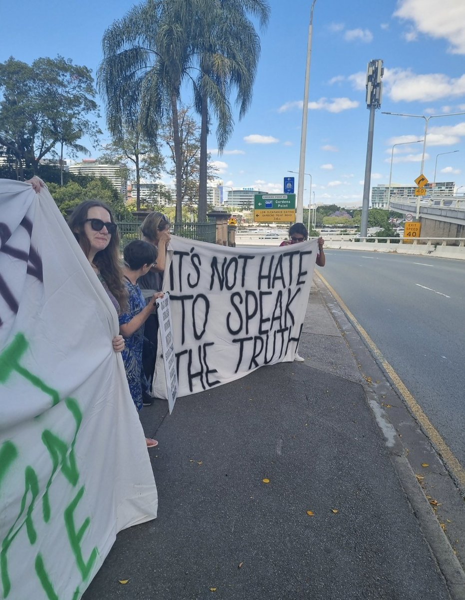 WomanUpSpeak's tweet photo. Outside #Brisbane Parliament this morning, making it clear we oppose the ridiculous #HateSpeech bill. 
As usual lots of support from the public.
We will never give up our right to speak the truth! 
#AdultHumanFemale #WomensRightsAreHumanRights https://t.co/A5wtM177Ps