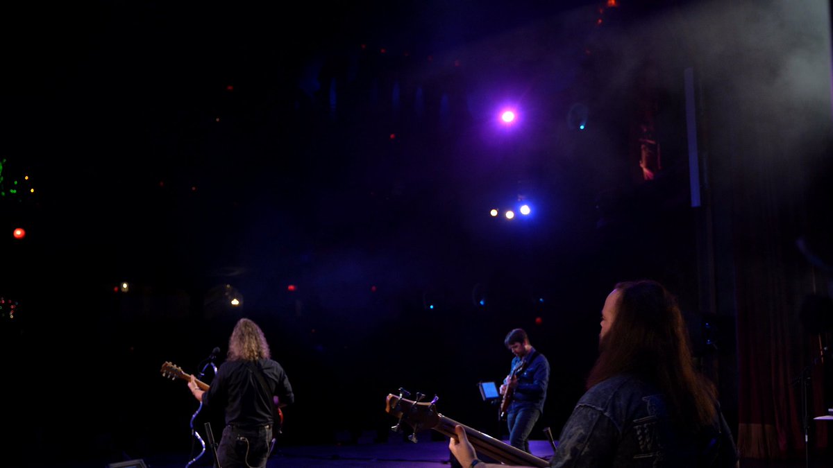 Ravenwoodrocks's tweet image. Ravenwood stage view at the Canton Palace Theatre January 7th, 2023. Photography by Forshee Media &amp;amp; Bob Aman

#Ravenwood #onstage #stageview #rockbands #alternativerock #rockmusic#altrockband