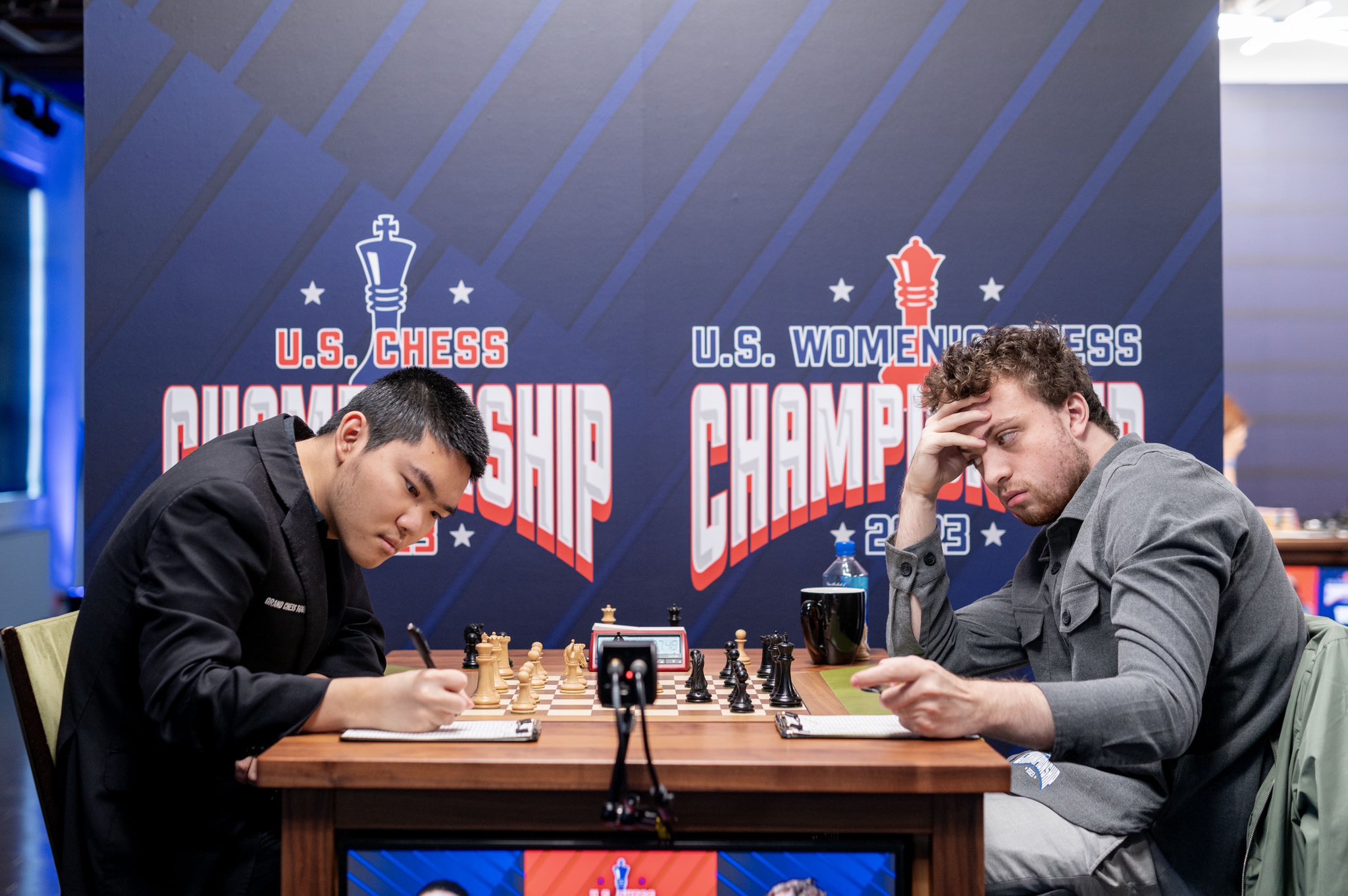 US Chess on X: FM Hans Niemann went 12-0 to win the #K12ChessChamps blitz  tournament. Does anyone notice anything strange about this photo 🤔   / X