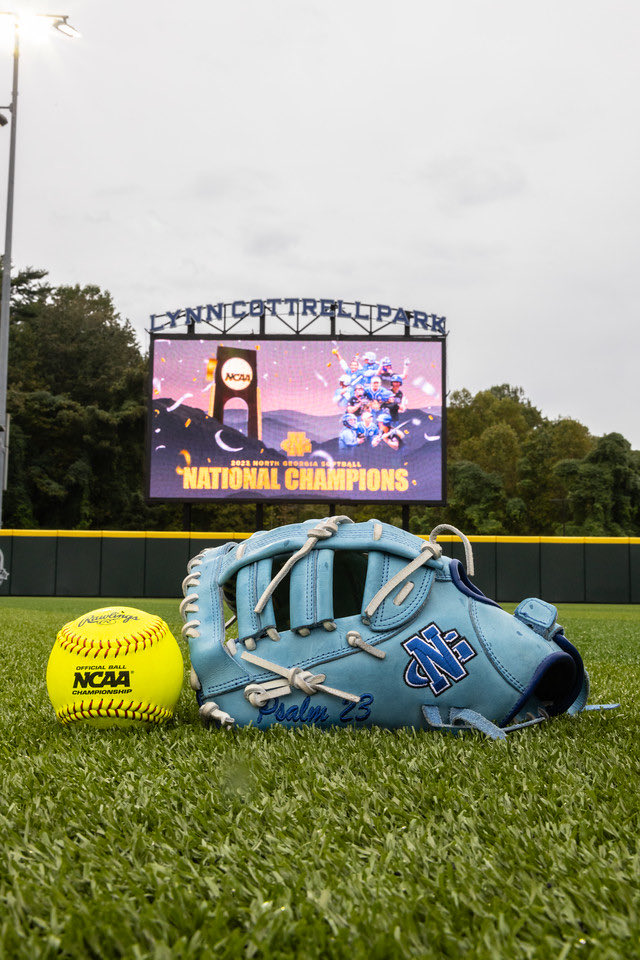 🎶 Put a little gLOVE in your heart 🎶 ~ 🩵

⁦<a href="/RawlingsSB/">Rawlings Softball</a>⁩ 🥎