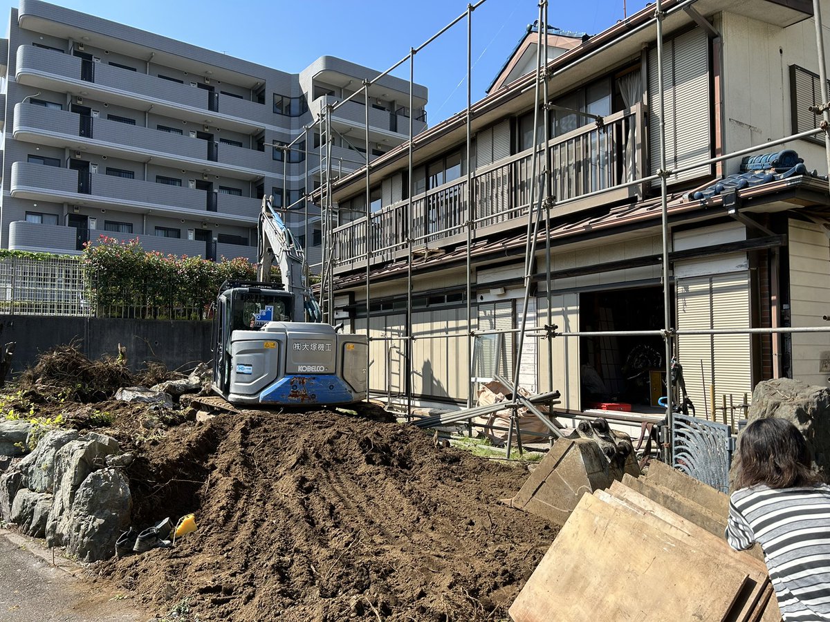 horio123's tweet photo. 改築工事
Day 4
重機が入りました！
あっと言うまに大きな石たちが😱 https://t.co/zlvM1saoaN