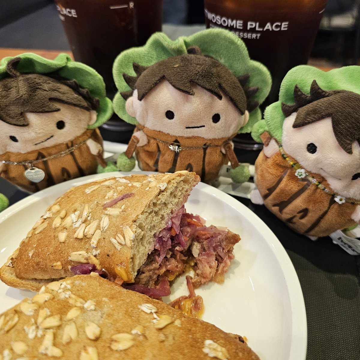 #하이큐_트친소 #하이큐트친소

나무쨩과 오프하러 다닙니다 사실 씨피도 하지만 지뢰 제외하고 다 먹기 때문에 여튼 흔적 다 잡을게요