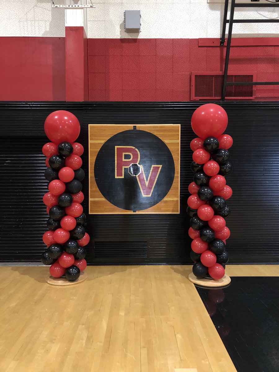 maram_bula's tweet photo. Kristen Leone from @pvhsgirlsvolleyball called 📱 us to bring our #creativity to #dig #pink  and #senior #night @Pvhs_ptsa @pvhs_seakings with #customized #centerpieces #balloons 🎈#ballooncolumns #hellium at #palosverdes  #nextdoor #ocmoms #marambucreativity @marambula.com https://t.co/VRizsIbIdS