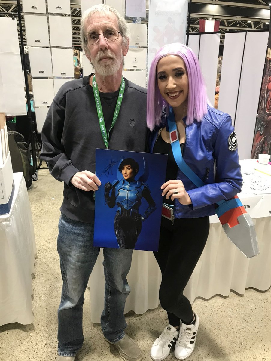 I’m absolutely heartbroken to hear of Keith Giffen’s passing. He created one of my favorite superheroes who means so incredibly much to me. I’ll forever cherish my memory of meeting Kieth &amp; our conversation on why he chose Jaime Reyes to be from El Paso. 

Fly high, Kieth. 💙🪲🕊️