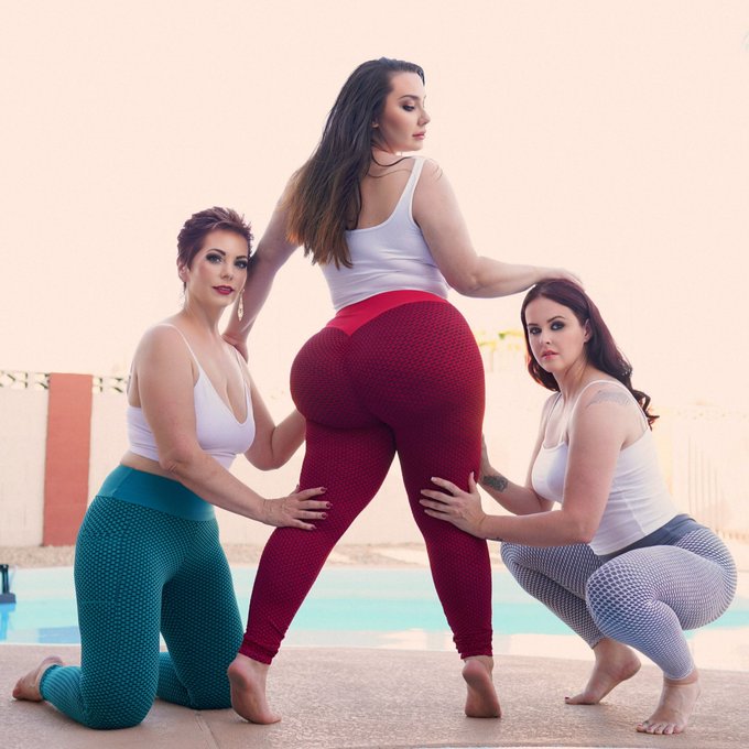 Girls just wanna have fun 😍 what do you do for fun? @RubyLynne50 @veronika_rosexx https://t.co/C19Zu