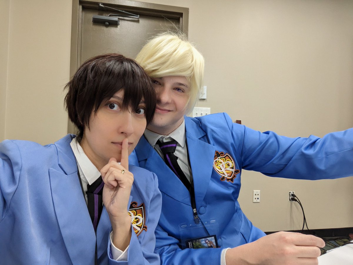 JoeyPachecoWolf's tweet photo. #HappyNationalComingOutDay 🌈 Get yourself a partner you can be gay with! 😆 @castle_cosplay https://t.co/fpOBEp4U3d