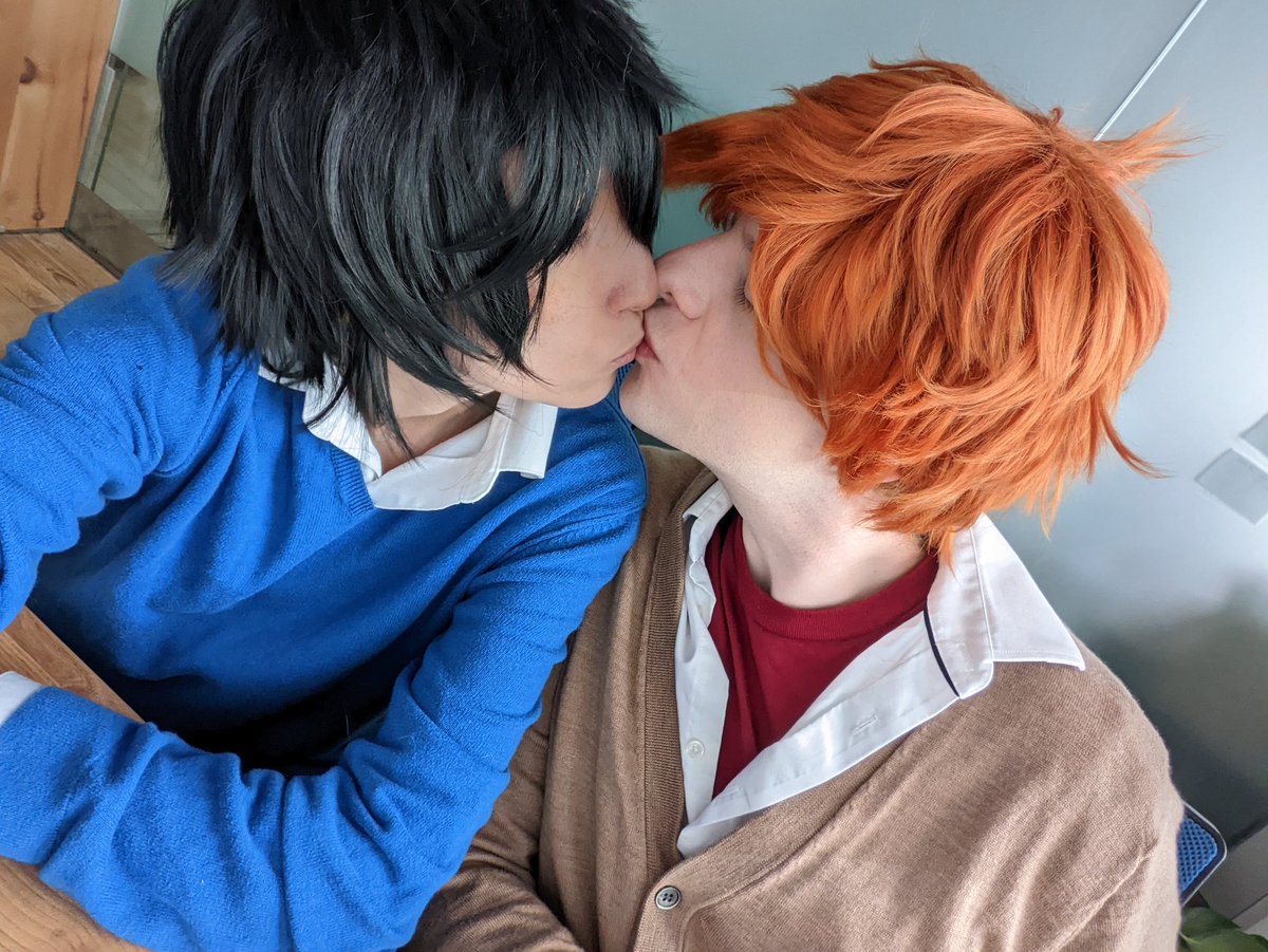 JoeyPachecoWolf's tweet photo. #HappyNationalComingOutDay 🌈 Get yourself a partner you can be gay with! 😆 @castle_cosplay https://t.co/fpOBEp4U3d