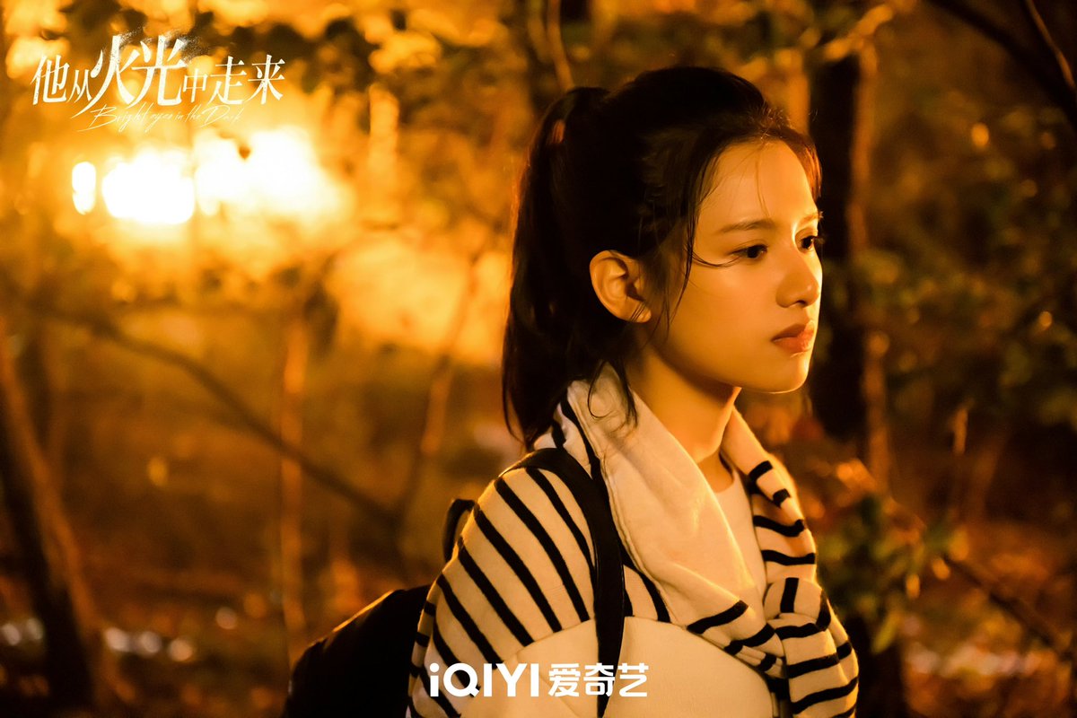dramapotatoe's tweet image. Modern romance #BrightEyesIntheDark, starring Huang Jingyu, Zhang Jingyi, Tang Xiaotian, Zhang Jin 张进, Lu Siyu, &amp;amp; more, w/ special appearance by Wu Gang, Zhang Linghe, Wang Ziqi &amp;amp; Zeng Keni, wraps its run for VIPs

More - weibo.com/7837228036/495…

#他从火光中走来