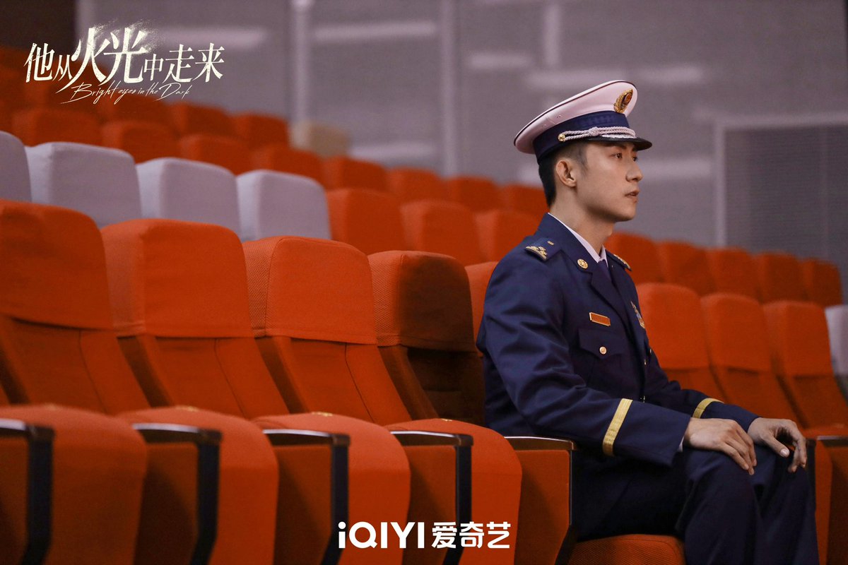 dramapotatoe's tweet image. Modern romance #BrightEyesIntheDark, starring Huang Jingyu, Zhang Jingyi, Tang Xiaotian, Zhang Jin 张进, Lu Siyu, &amp;amp; more, w/ special appearance by Wu Gang, Zhang Linghe, Wang Ziqi &amp;amp; Zeng Keni, wraps its run for VIPs

More - weibo.com/7837228036/495…

#他从火光中走来