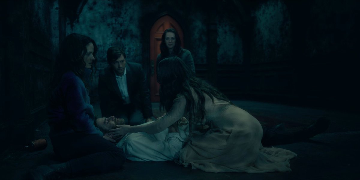 bestoffhaunting's tweet photo. 5 years ago, mike flanagan’s ‘THE HAUNTING OF HILL HOUSE’ premiered on netflix. https://t.co/9e0yn2m81O