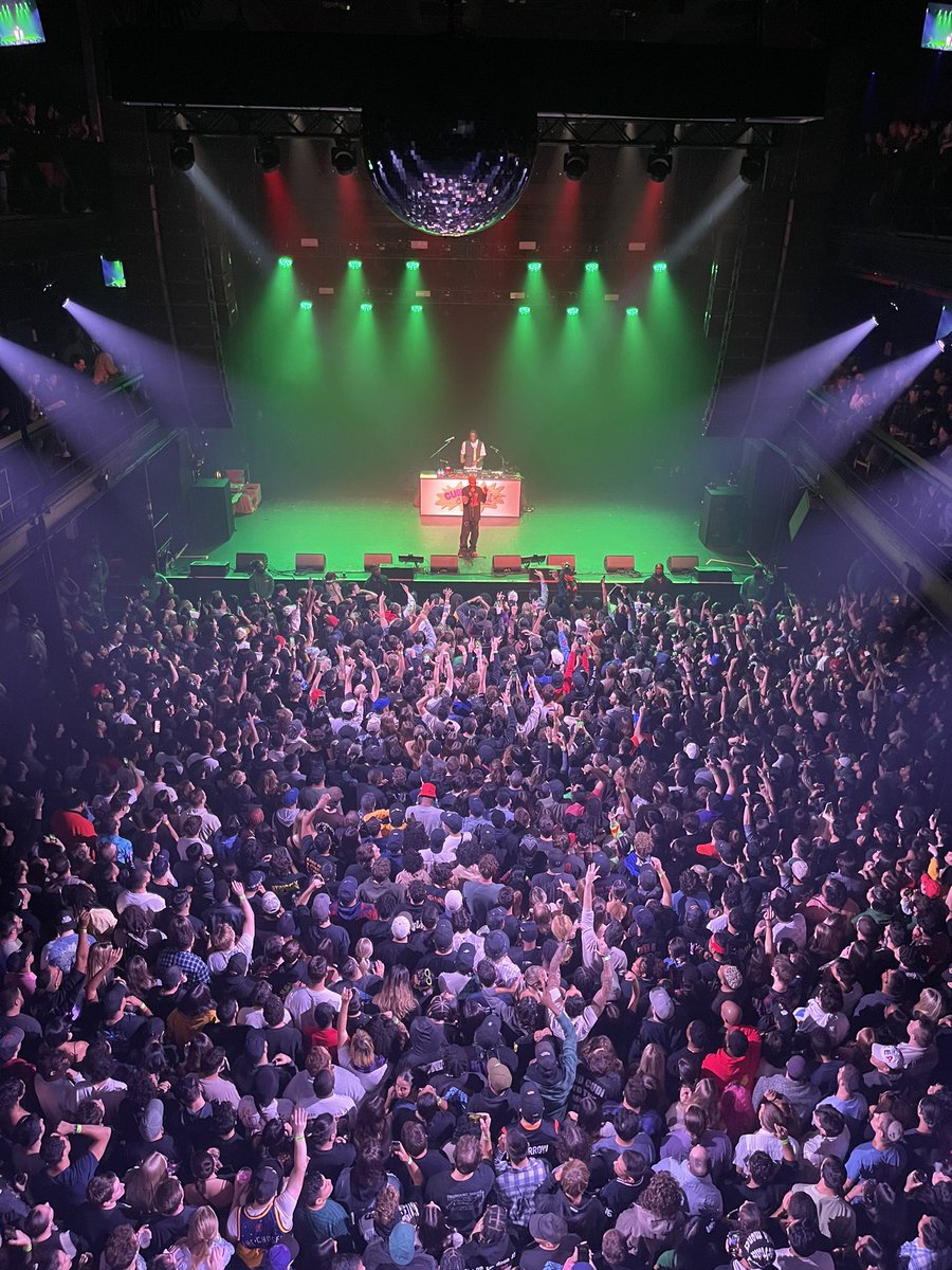 timotheetiancha's tweet photo. Amazing show tonight @KiDCuDi ♥️♥️♥️ https://t.co/cOIa3EMoFw