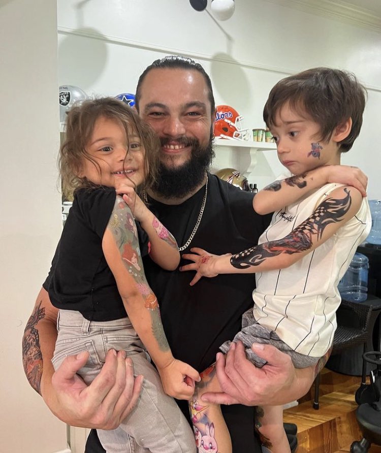 Bo Dallas taking care of Bray’s kids ❤️

Dude really is the best uncle ever and that includes in the ring if yk what I mean 🙏🏽