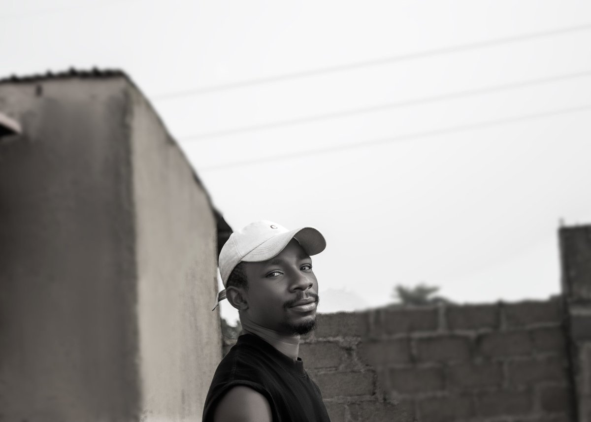 I got the balloons today cos its my birthday 🎊🎉😉, more blessings to me.
...Then you pray for me🙏