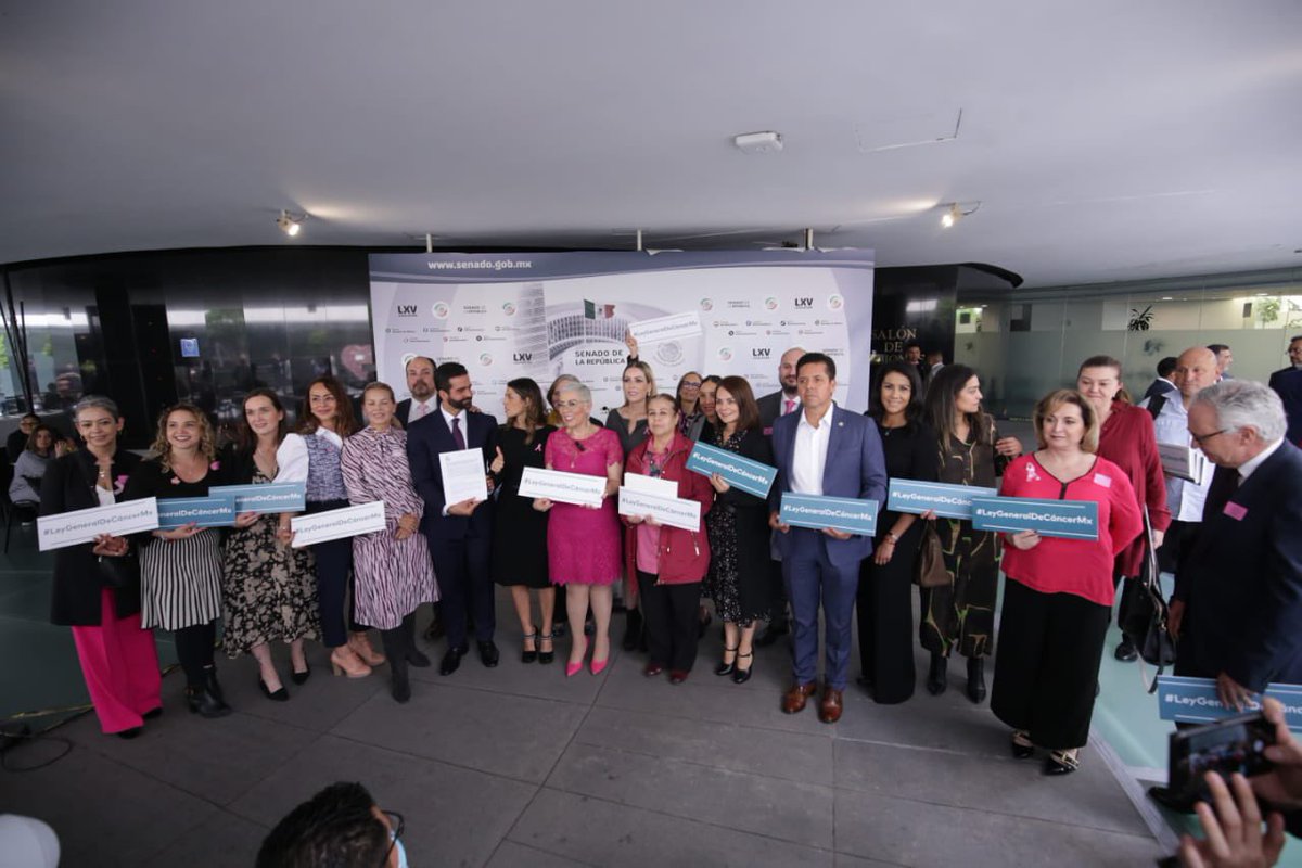 Nuvia_Mayorga's tweet photo. México cuenta ya con el proyecto oficial de la #LeyGeneraldeCáncerMx 

Hoy ha sido un día histórico, ya que gracias al trabajo conjunto de organizaciones de la Sociedad Civil, Senadores y Senadoras, lograremos presentar la propuesta para dar sustento legal a la atención integral del cáncer. 

Mi prioridad es la #salud de las y los mexicanos, gracias a todos, el trabajo en equipo genera grandes resultados.
#Cancer #cancerDeMama