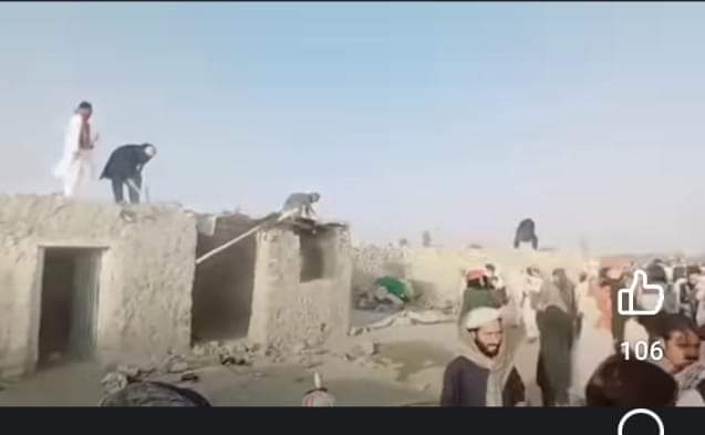 IBettanzoi's tweet photo. Demolition of more houses should be stopped in Pashtun Khwa in general and in Waziristan in particular.
Yesterday in North Waziristan there was a great cruelty that on one hand innocent children were deprived of their mother and on the other hand we made them homeless. https://t.co/9Vrg8zhBqz