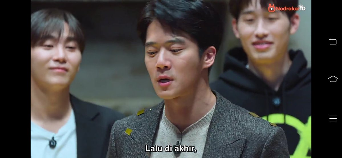 #HaSeokjin
Omg, just fall in love with this hot, handsome, genius, gentle, complete man i've ever seen. 
No wonder people call him Hapago , human alpha go.
The way he talks, acts, and looks at other teams is so fineeee.
Please comeback with a romcom drama. Cant wait
