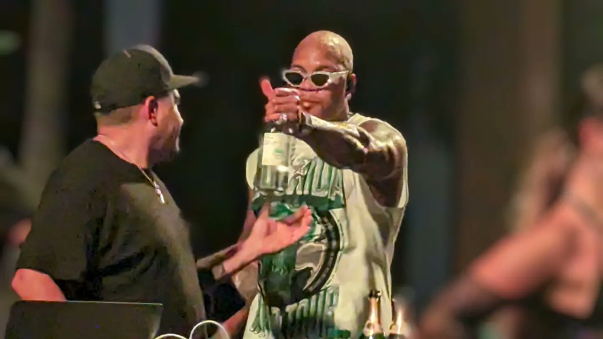MiKeMcDnet's tweet photo. #NEXUS23 @official_flo & @MiKeMcDnet @ #Jaya @ @thesetaimiamibeach w/ @Claroty
@MedigateLtd
#FloRida #MiamiBeach #Miami #DadeCounty
#RightRound #Low #MyHouse #Whistle #ClubCantHandleMe #WildOnes #IDontLikeItILoveIt #GDFR https://t.co/ZUfdKkn2y5