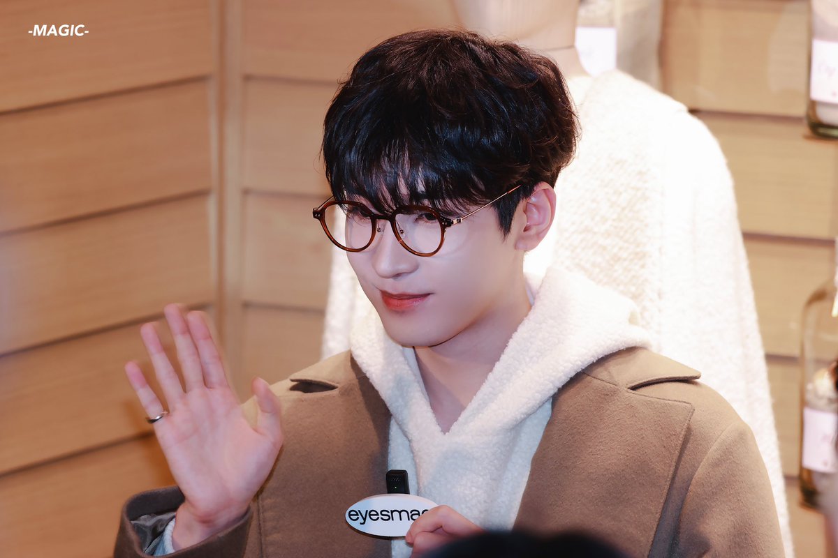 Its_ppark's tweet photo. 231012 로로피아나

#세븐틴 #SEVENTEEN 
#원우 #WONWOO #ウォヌ https://t.co/sFRrTV5apH