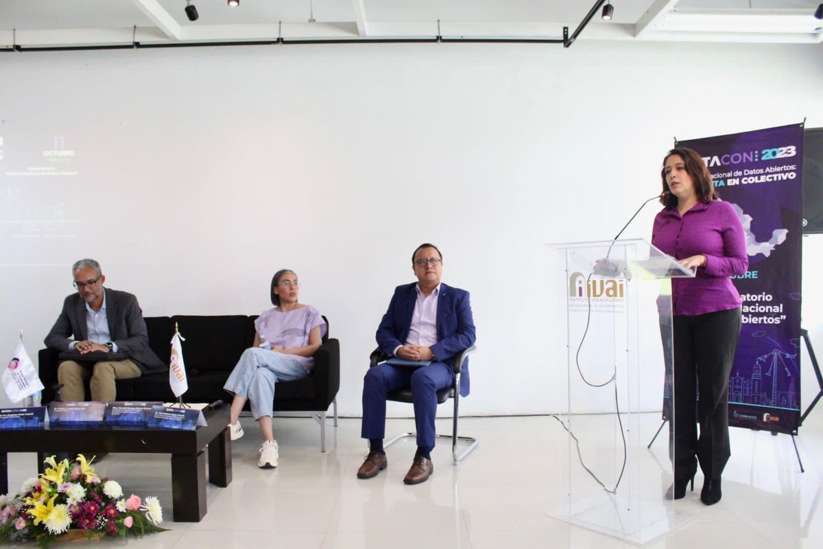 osornomarcela's tweet image. Por aquí estuvimos el día de hoy, platicando sobre datos abiertos y su relevancia en la construcción de ciudadanía 💜

Agradezco al #IVAI por la invitación a participar en este conversatorio en el marco del #DATACON2023